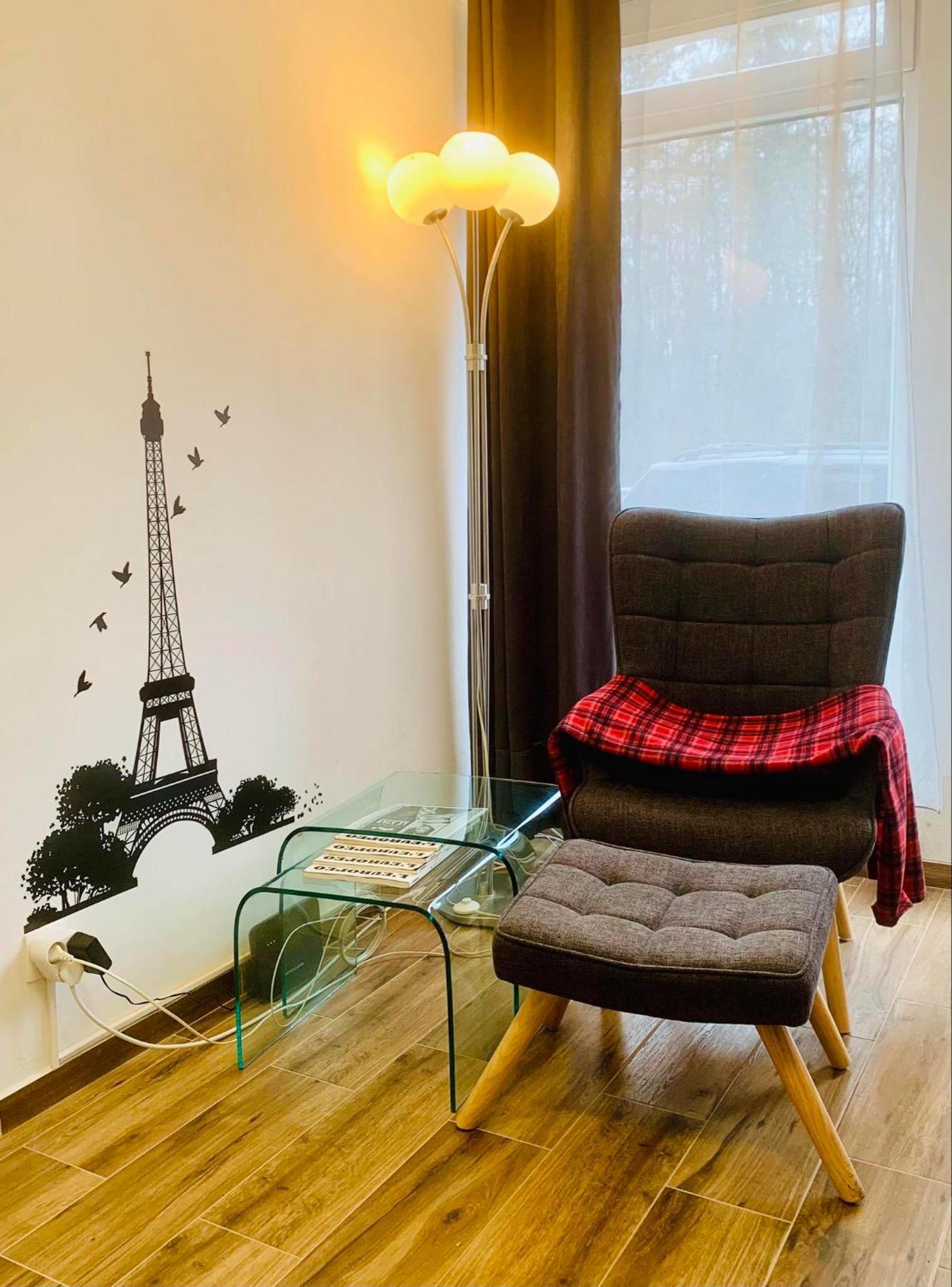 Free Garage Little Paris Apartment *